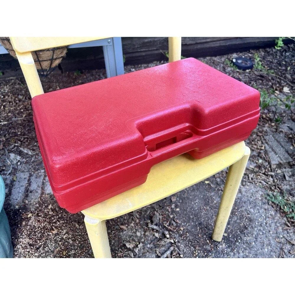 LEGO 1980’s Red Plastic Carrying Case 11.5 x 7.5 x 4 Very Good Condition